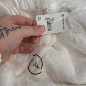 Versona Soft Ivory Faux Fur Coat XXL